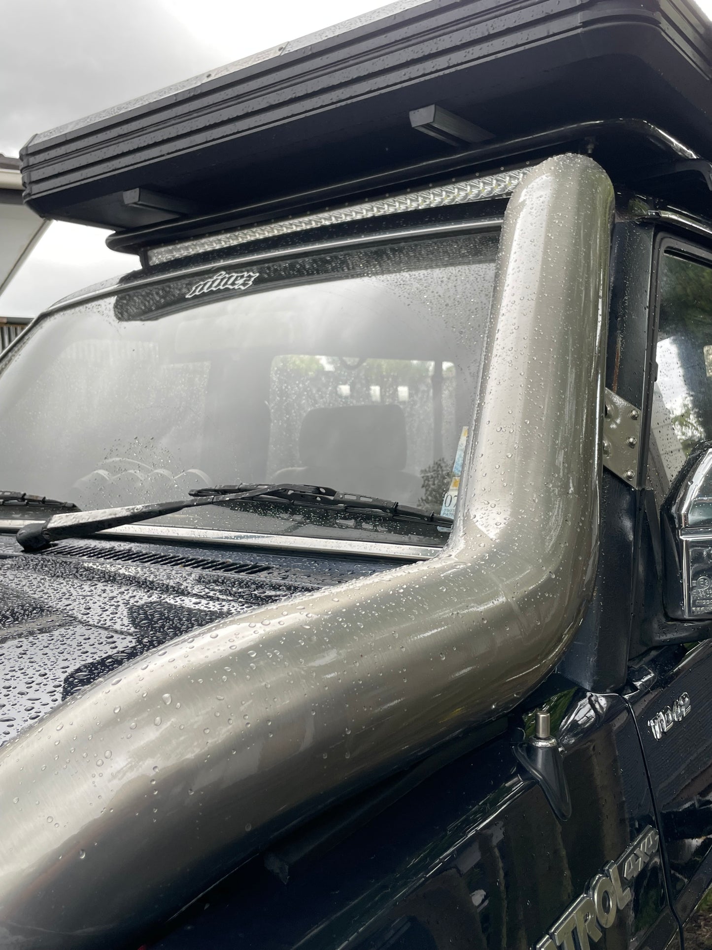 Ninez Fab GQ (Y60) Nissan Safari Bonnet Entry Stainless Steel Snorkel TD42